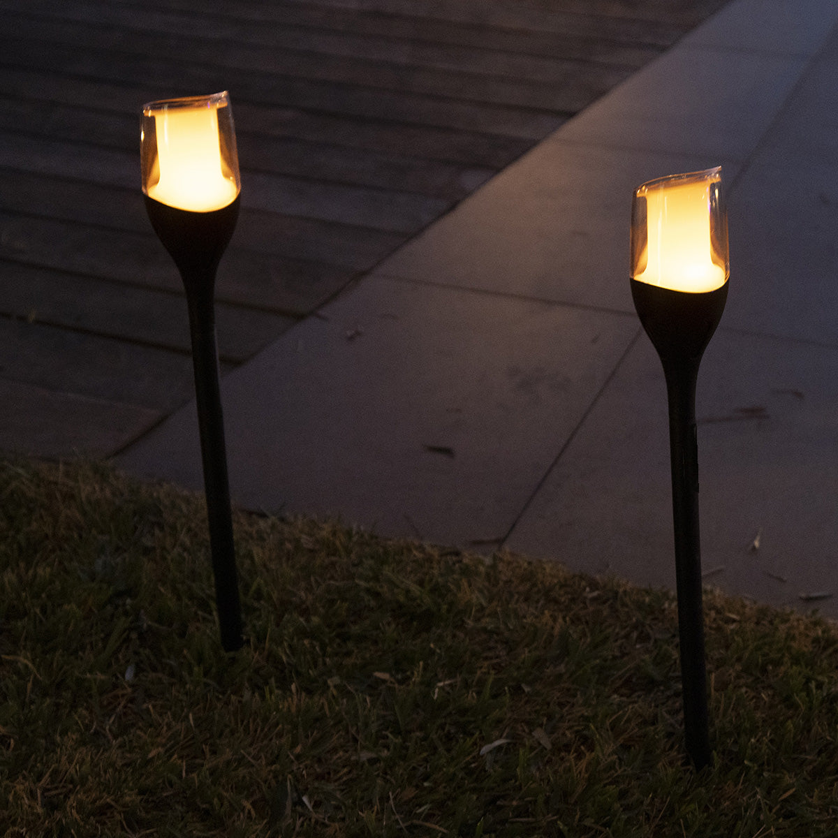 Lot de 4 torches solaires effet flamme LED blanc chaud 4X FARELY H64,5cm