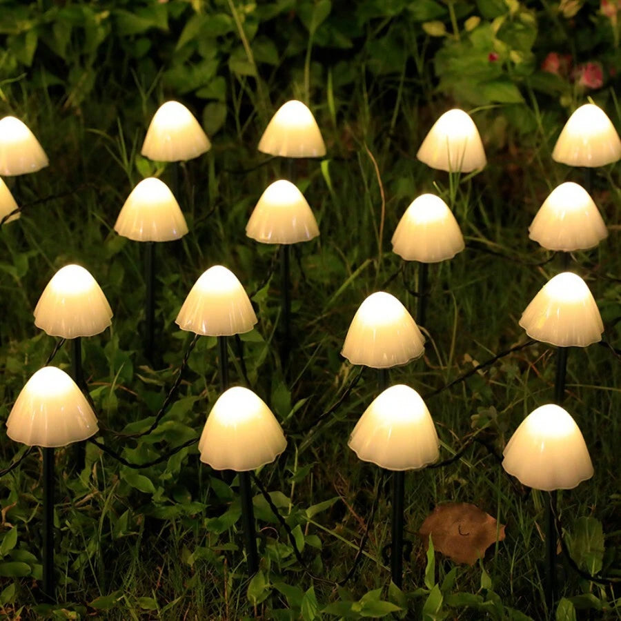 10 solarbetriebene Mini-Pilze zum Einstecken CHAMPY Einfahrtsmarkierung warmweiße LED 3,8m
