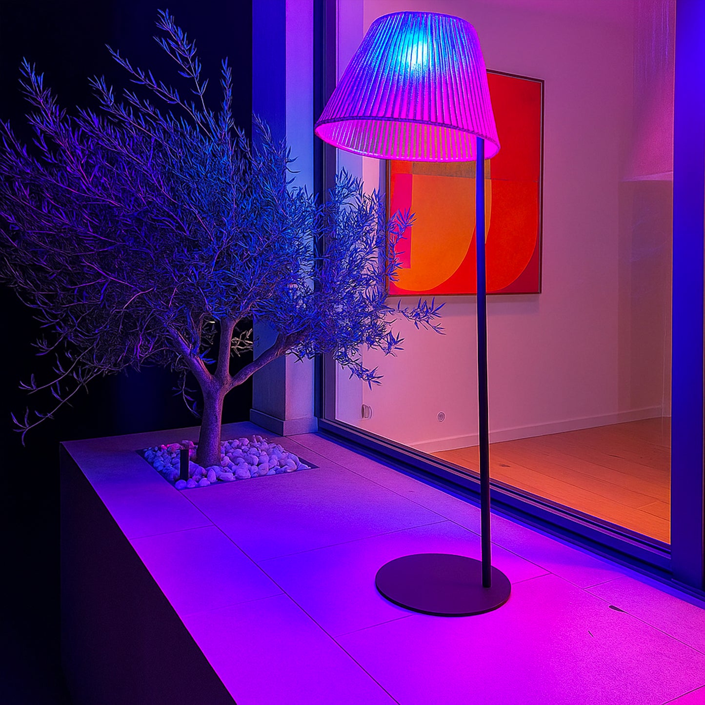 OCTAVIO dimmbare weiße und mehrfarbige LED-Stehlampe mit Metallfuß, kabellos, H170 cm, mit Fernbedienung