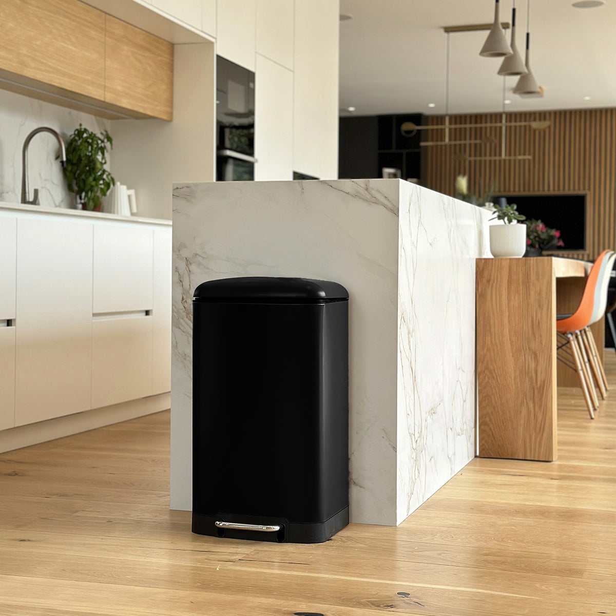 Küchen-Treteimer 40L Design GREENWICH Mattschwarz in Edelstahl mit gewölbtem Deckeleimer