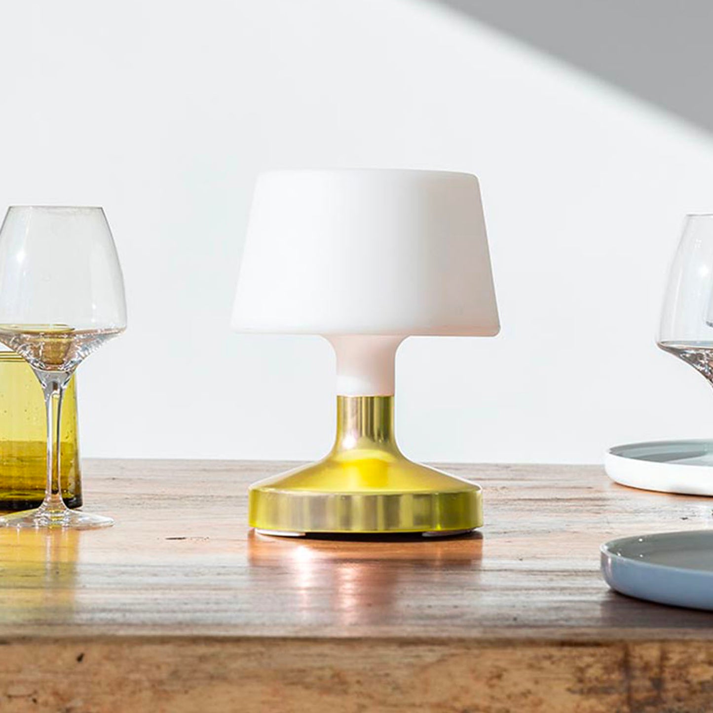 Tischleuchte Touch Design kabellos gold Stahlfuß LED warmweiß/weiß dimmbar HELEN GOLD H21cm