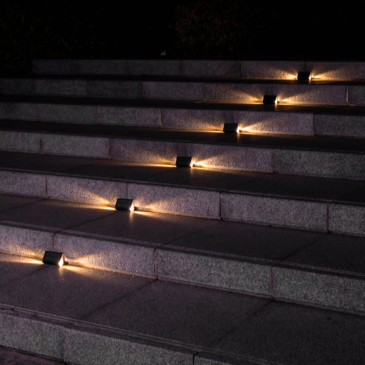 Lot de 4 Lampes Murales Solaires LED Blanc TWILY - Design Moderne, Éclairage Autonome et Étanche, Parfaites pour Terrasse, Jardin, Allée et Extérieur