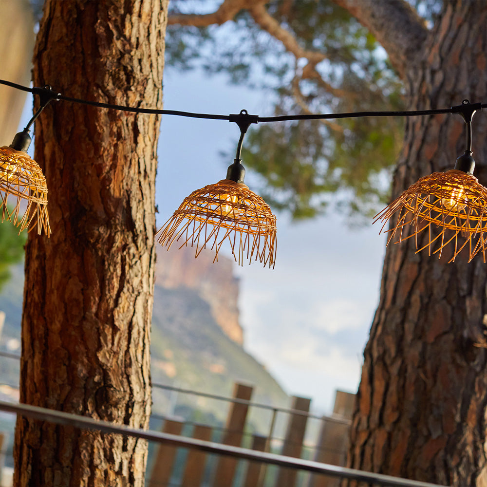 Guirlande lumineuse extérieure raccordable 102m avec 250 ampoules LED filament E27 blanc chaud HAWAII LIGHT Abat-jour polyrotin bohème