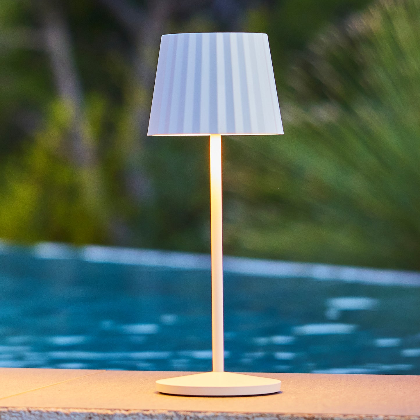 Kabellose warmweiße LED-Tischlampe ABBY WHITE H30cm