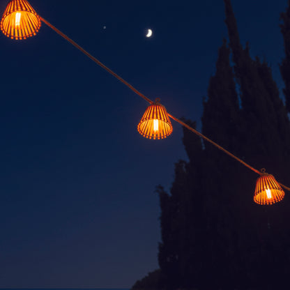 Guirlande lumineuse extérieur connectable 10 abat-jour naturels en bambou NATURA LIGHT HYBRID LED blanc chaud  8m solaire et sur secteur