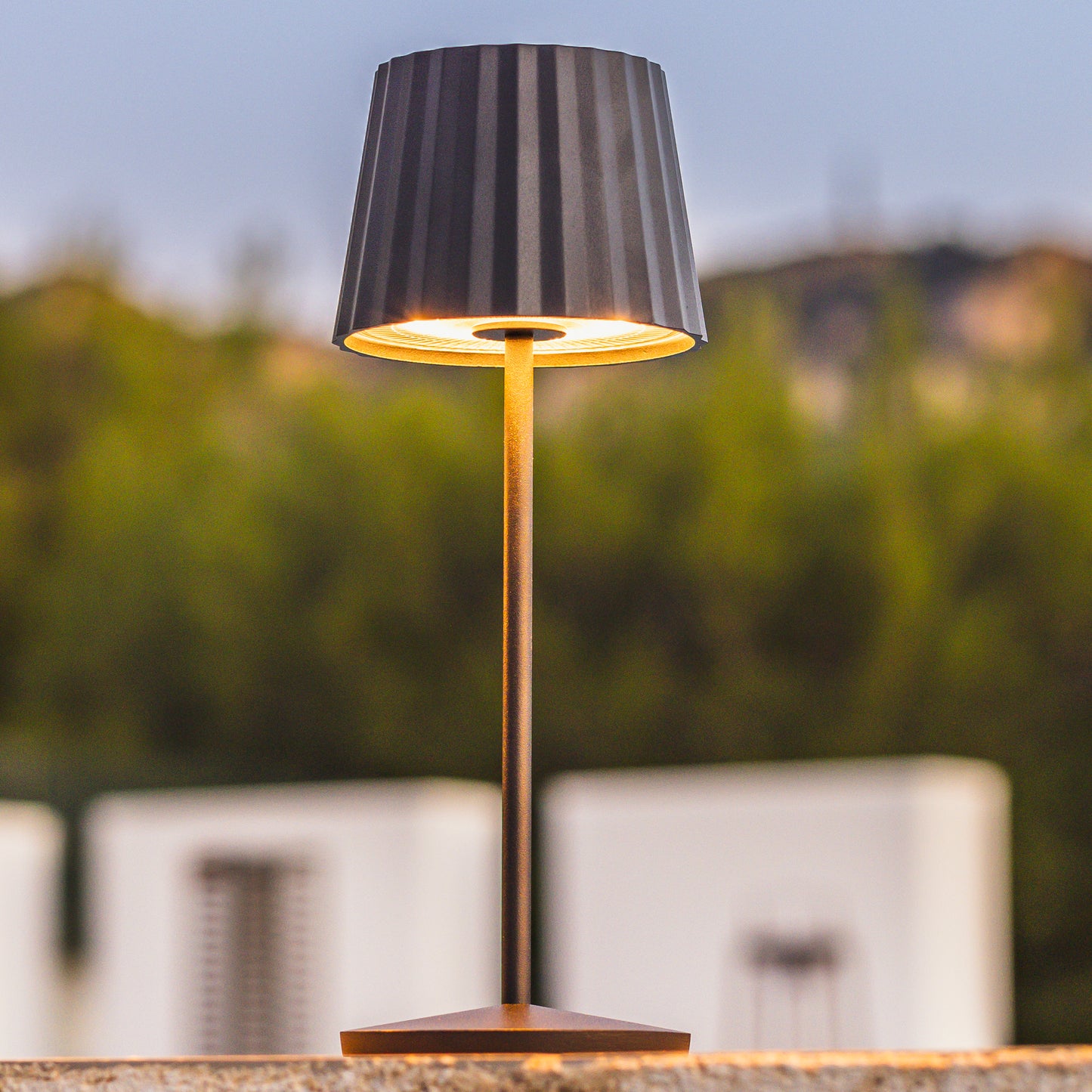 Kabellose warmweiße LED-Tischlampe ABBY BLACK H30cm