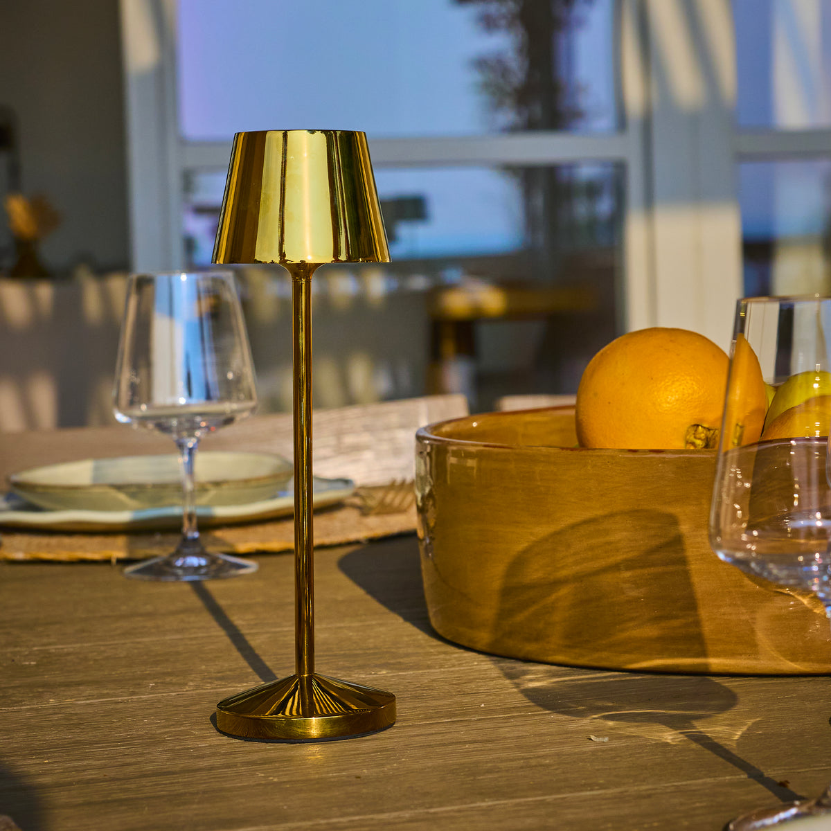 9 Lampe de table EMILY + Socle de charge