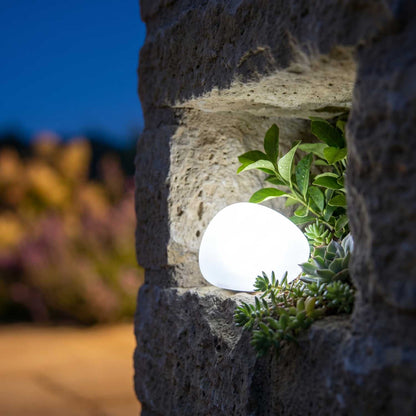 Dekorative weiße LED-Kiesel-Solarlampe SOLENZARA ∅16cm