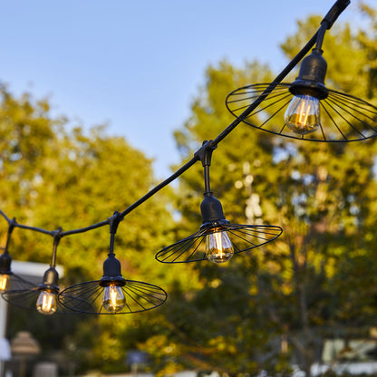 Außenleuchtengirlande mit Stahlschirm in Käfigoptik 10 warmweiße LED E27 Filamentbirnen CHIC CAGE LIGHT 6m