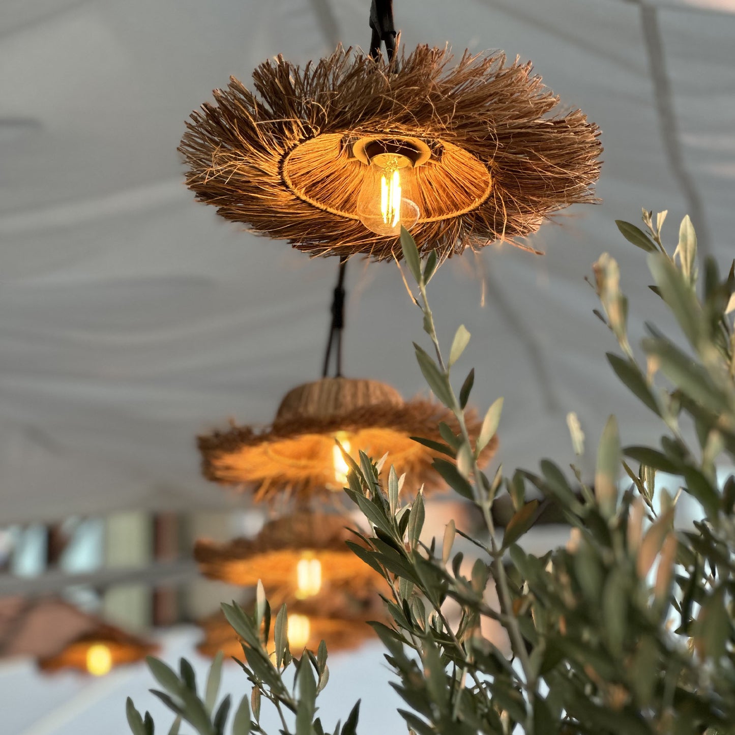 Außen anschließbare Lichterkette mit Strohschirm im Bohemian-Stil 7 Glühlampen E27-Fassung warmweiß LED TAHITI LIGHT CONNECTABLE 6m