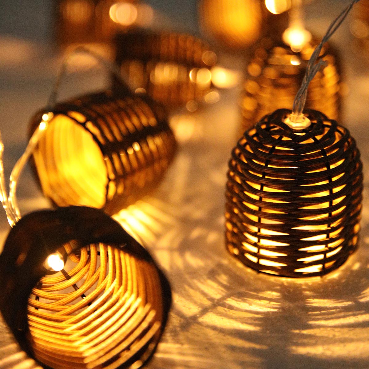 Lot de 2 guirlandes lumineuses solaires 10 abat-jour poly rotin LED blanc chaud FORMENTERA 3.80m