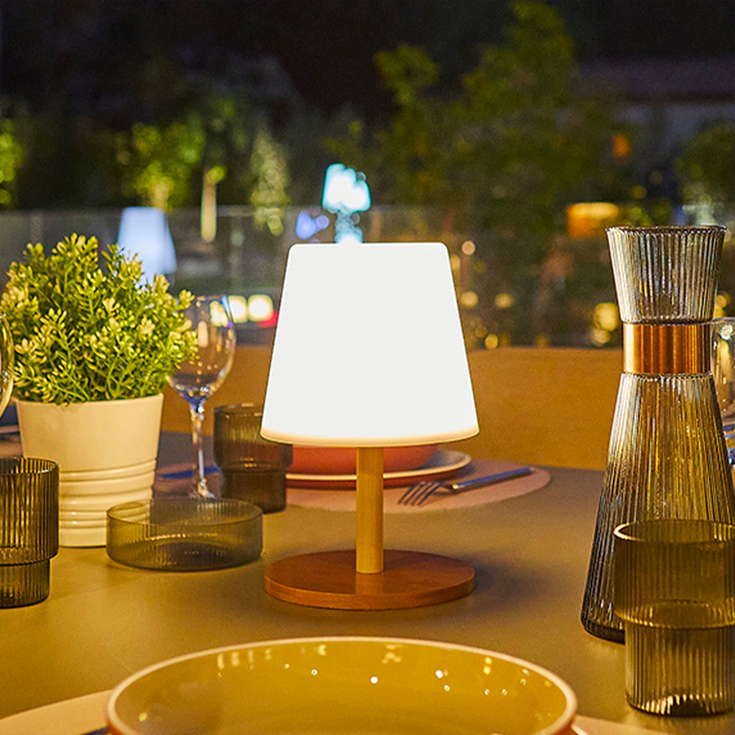 Solarbetriebene und wiederaufladbare LED-Tischlampe warmweiß/weiß dimmbarer Bambusfuß STANDY MINI WOOD SOLAR H25cm