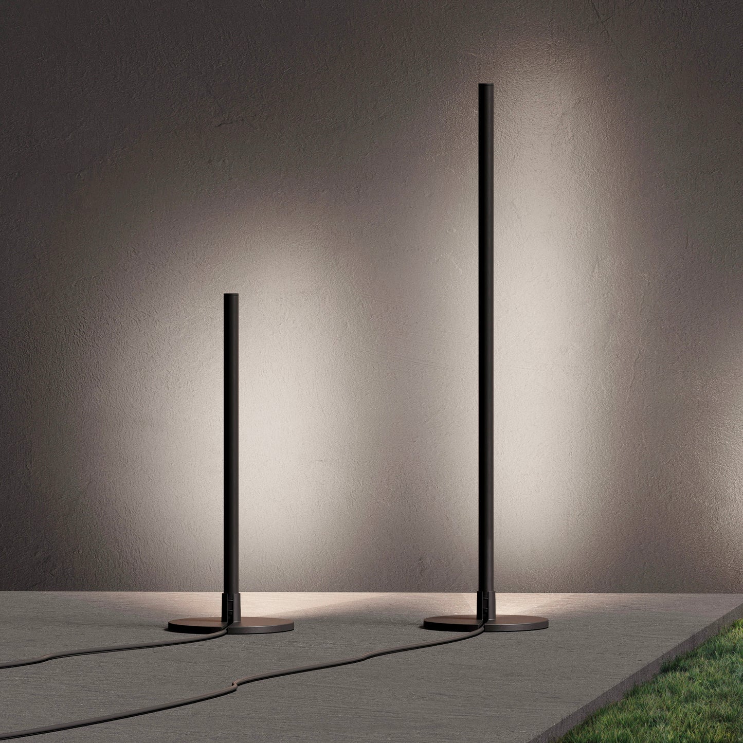 Borne solaire en aluminium STEM MAXI à connecter avec la station de charge solaire ELEKTRON H65cm