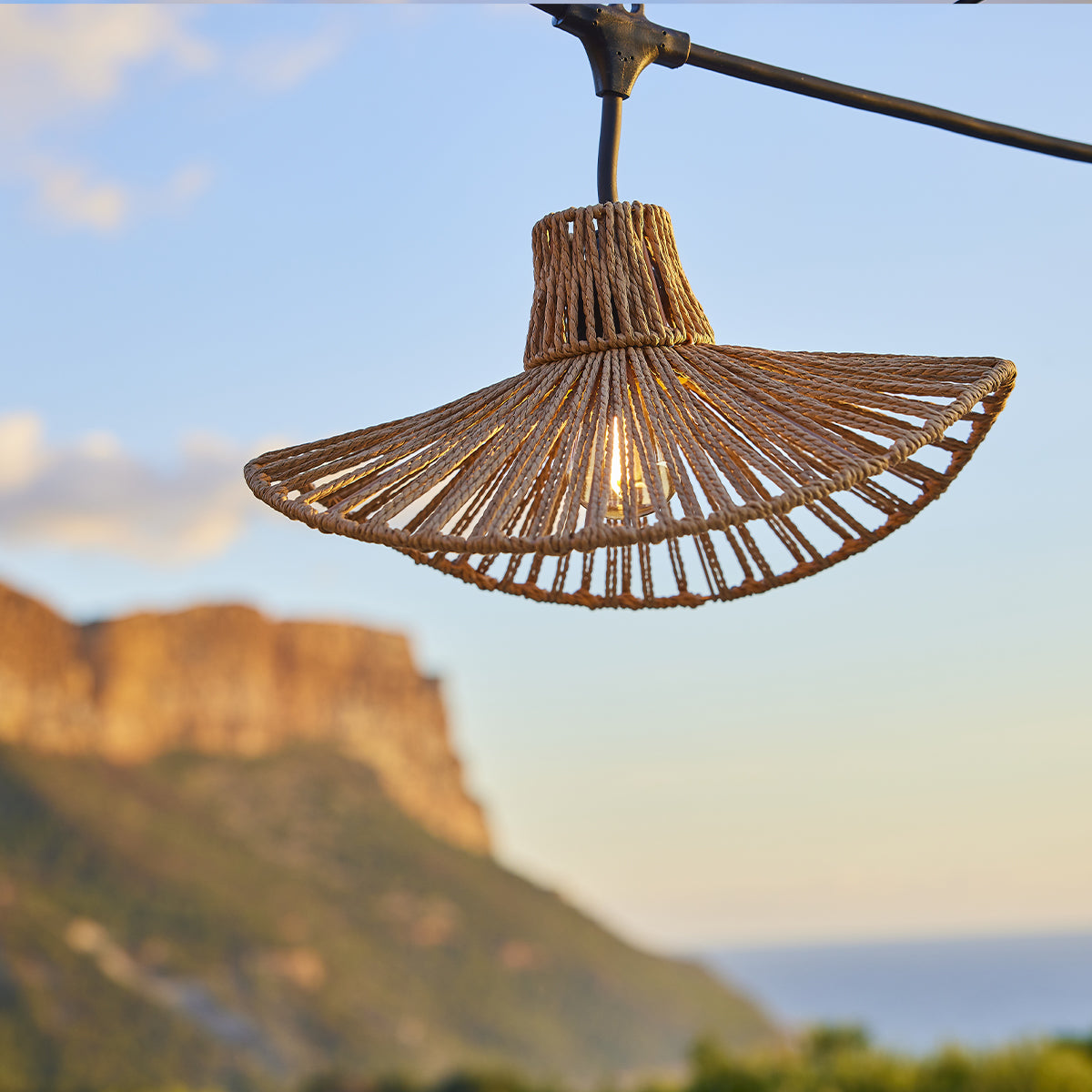 Lot de 2 guirlandes lumineuses extérieur connectables 14 abat-jour ondulés D30cm ampoules filament E27 LED blanc chaud 2x WAVY LIGHT 10m