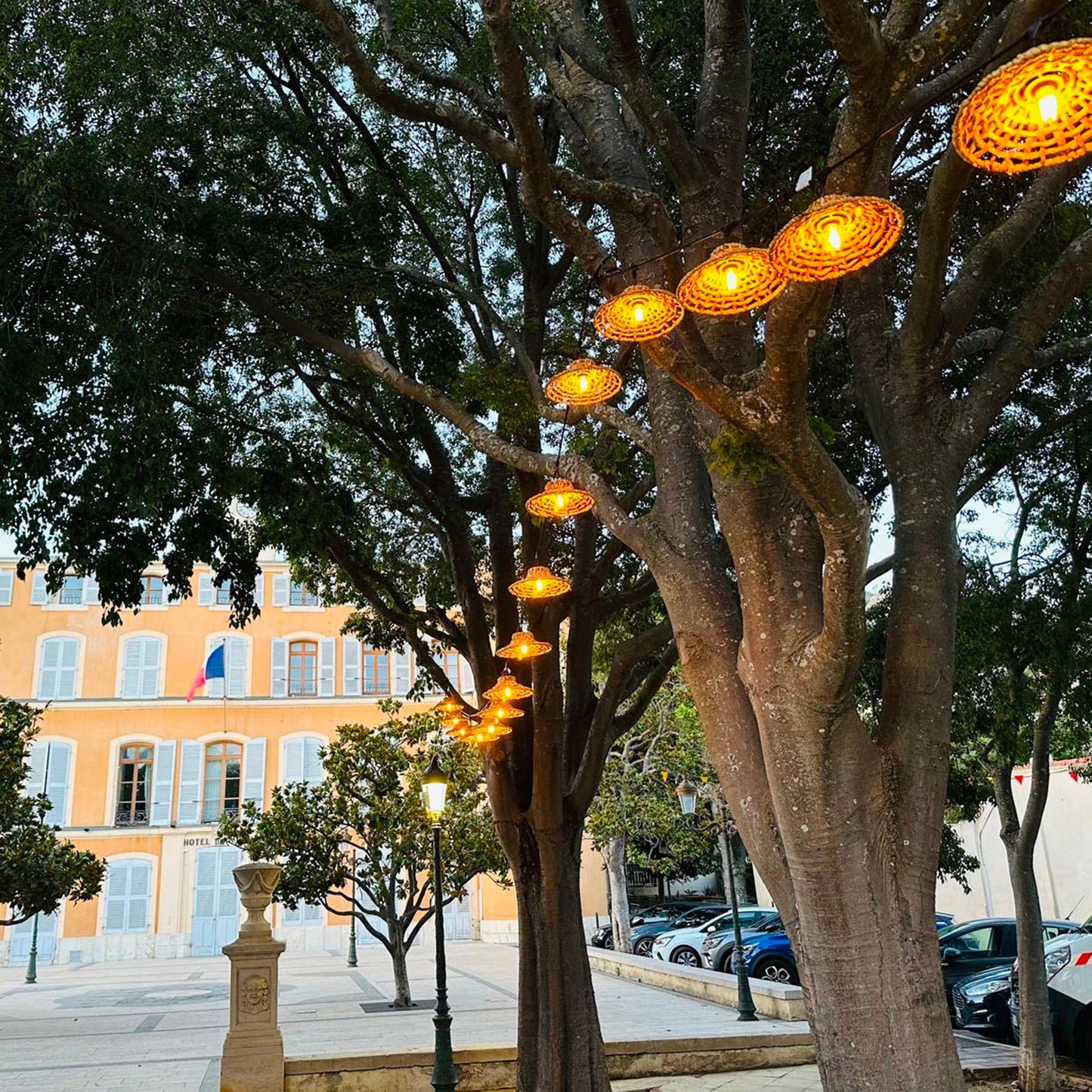 Außen anschließbare Lichterkette mit natürlichem Lampenschirm aus Wasserhyazinthe im Bohemian-Stil 7-Glühlampen E27-Fassung warmweiß LED MOOREA LIGHT CONNECTABLE 6m