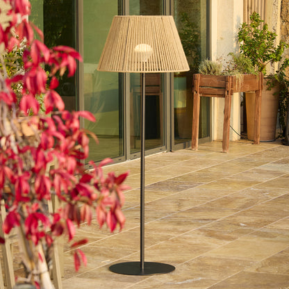 Lampadaire sans fil pied metal LED blanc et multicolore dimmable TALL RAFFY en poly rotin H170cm avec télécommande