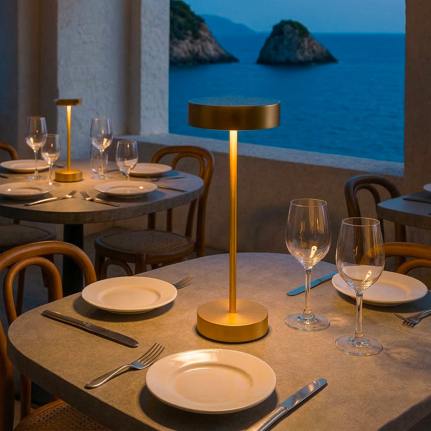 Lampe de table sans fil dimmable en aluminium dorée LED SANDY GOLD H33 cm