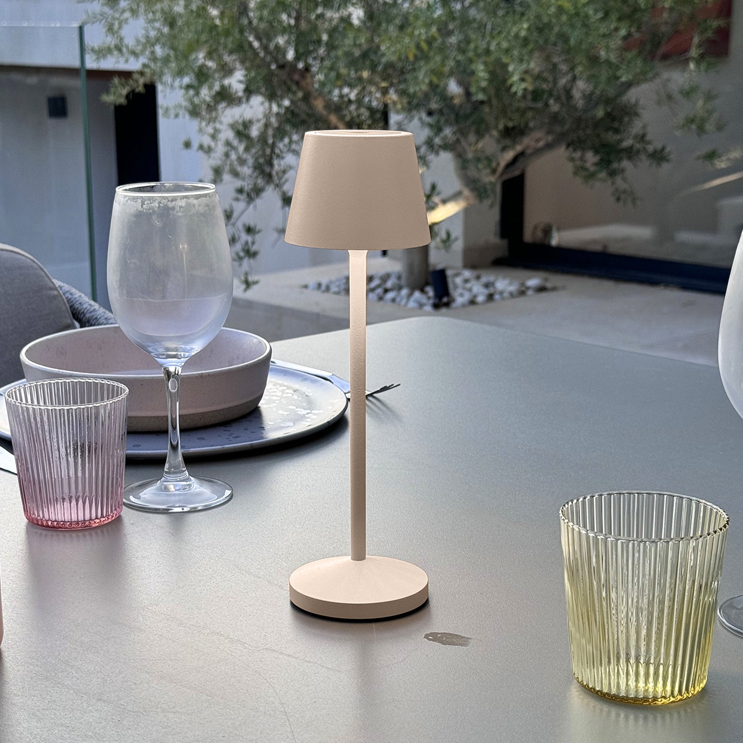 Lampe de table sans fil LED blanc chaud dimmable EMILY SAND H25cm, Sable Beige