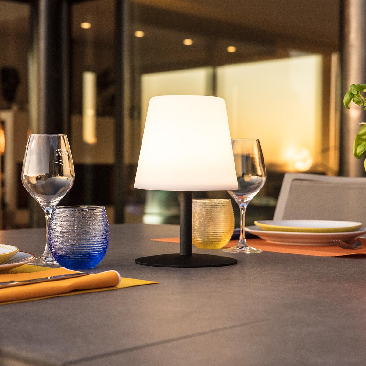 Lampe de table sans fil pied en acier noir LED blanc chaud/blanc dimmable STANDY MINI Dark H25cm - REDDECO.com